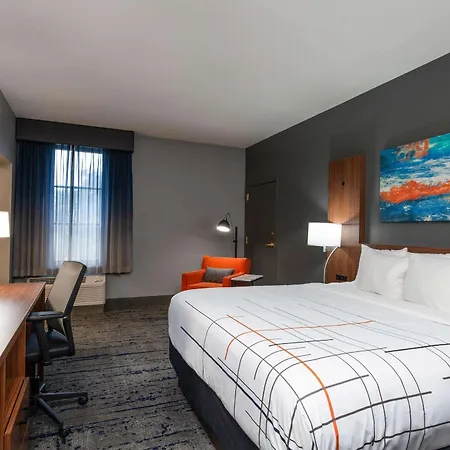 Hotel La Quinta By Wyndham St. Petersburg Northeast *Newly Renovated Exterior foto
