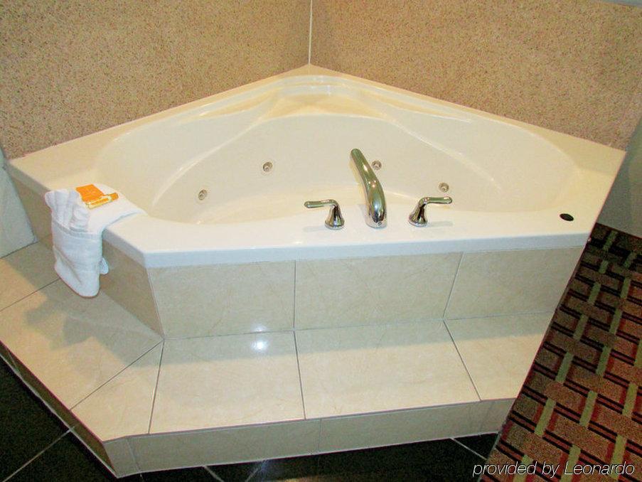 La Quinta By Wyndham Northeast *newly Renovated San Petersburgo