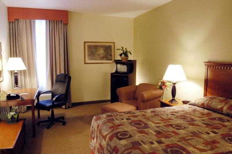 Hotel La Quinta By Wyndham Northeast *newly Renovated San Petersburgo